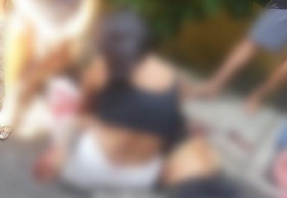 Mulher é morta a tiros enquanto conversava em calçada de Manaus