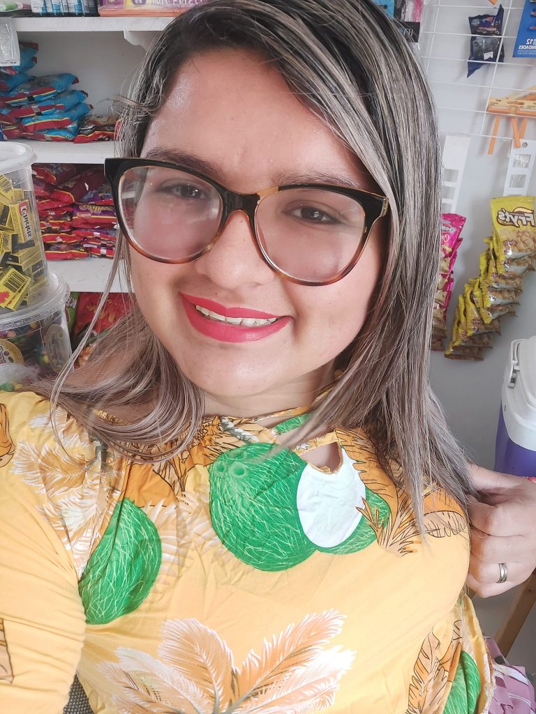 Vítima desceu do carro e atravessava ponte da BR-319 a pé quando estrutura caiu