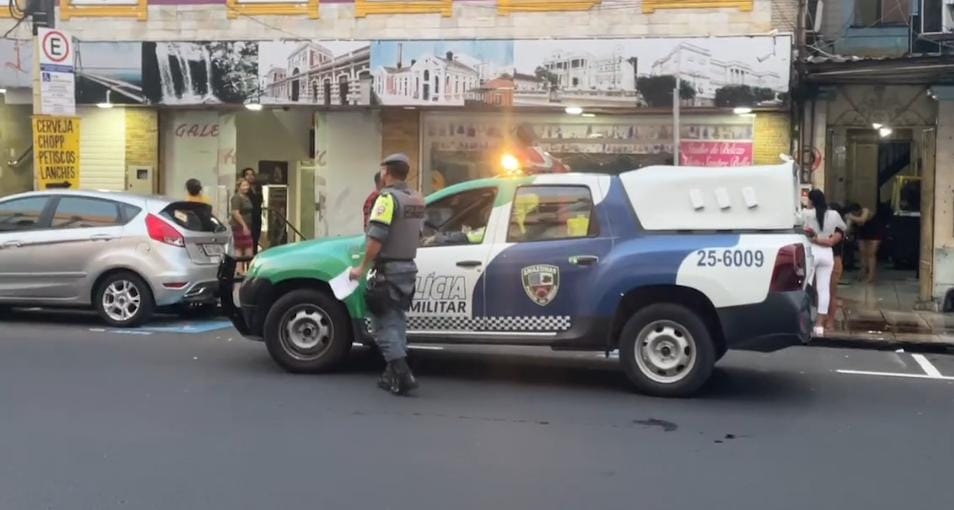 Barbeiro é baleado com 13 tiros enquanto trabalhava em Manaus