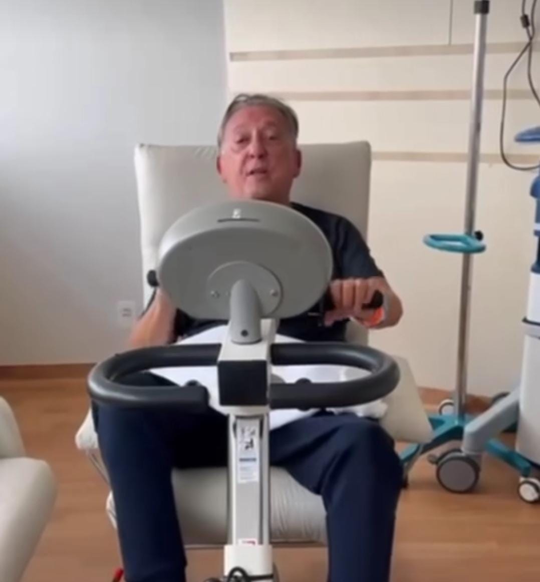 Infectado com Covid, Galvão Bueno tem alta médica e faz exercícios durante recuperação