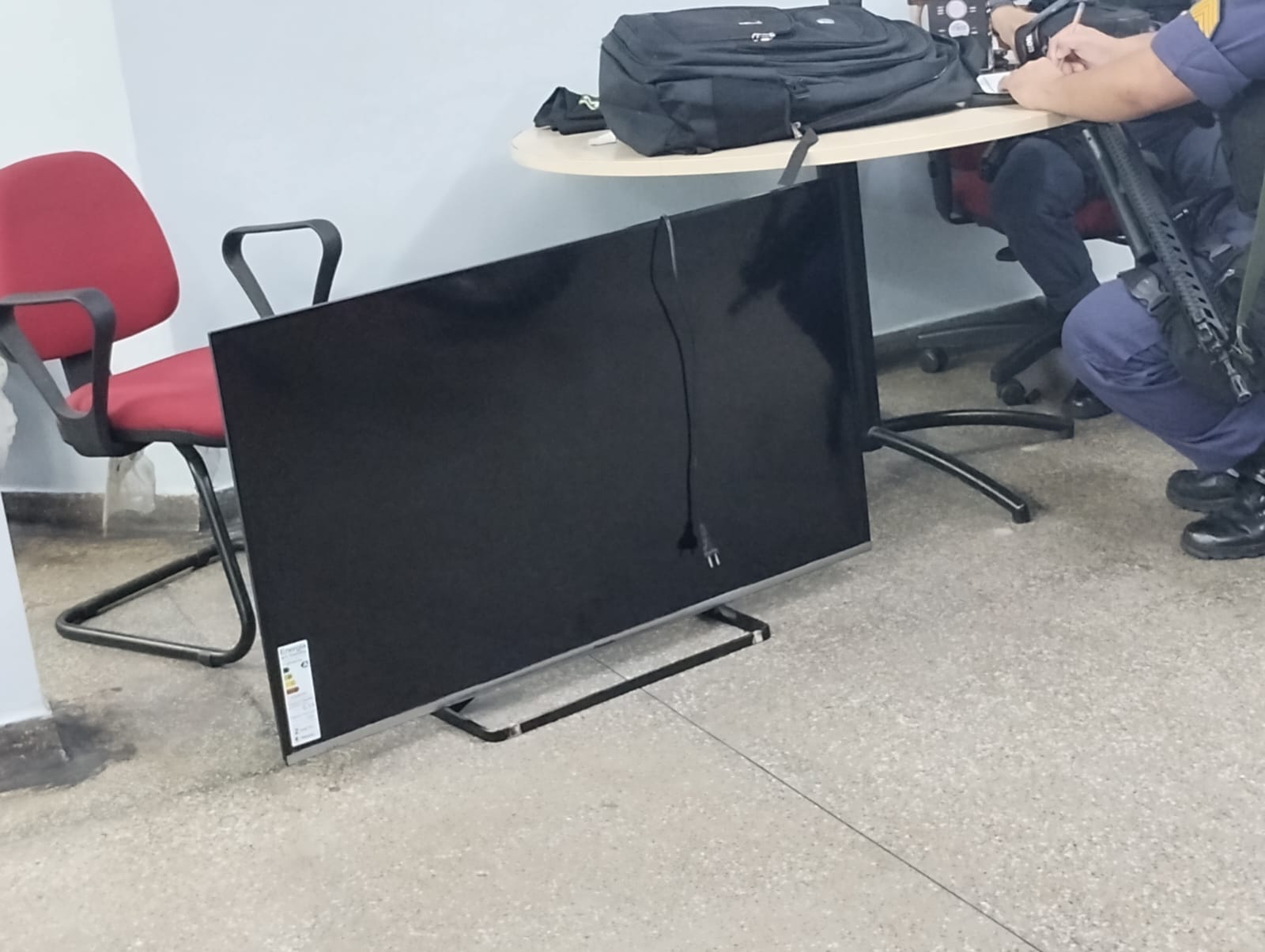 Com ajuda de comparsas, inquilinas torturam dono de kitnets e roubam pertences em Manaus