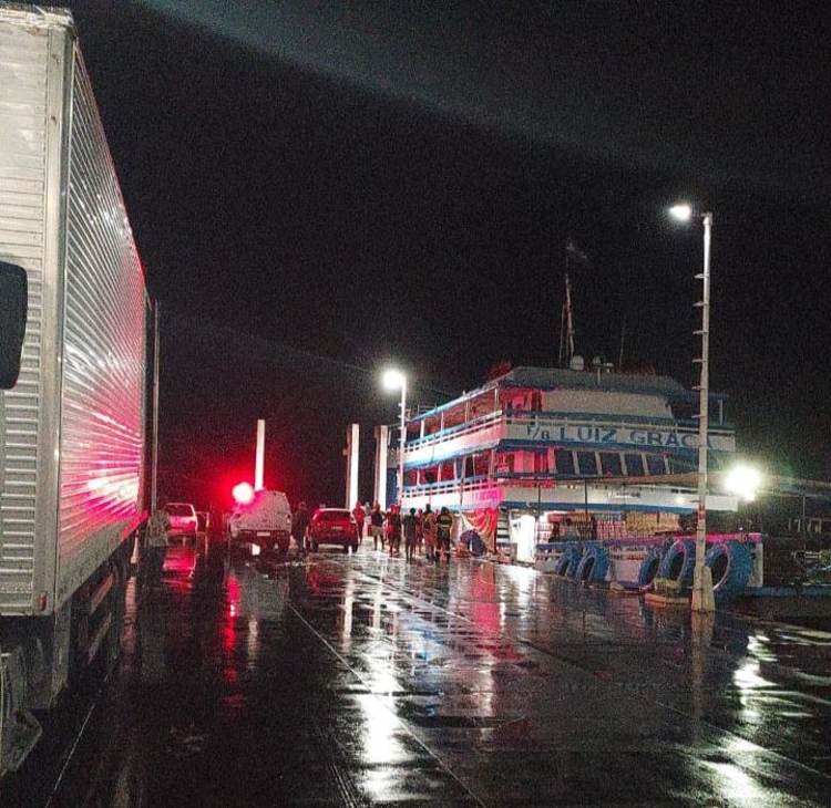 Corpo de idoso que desapareceu em rio ao cair de balsa é encontrado em Manaus