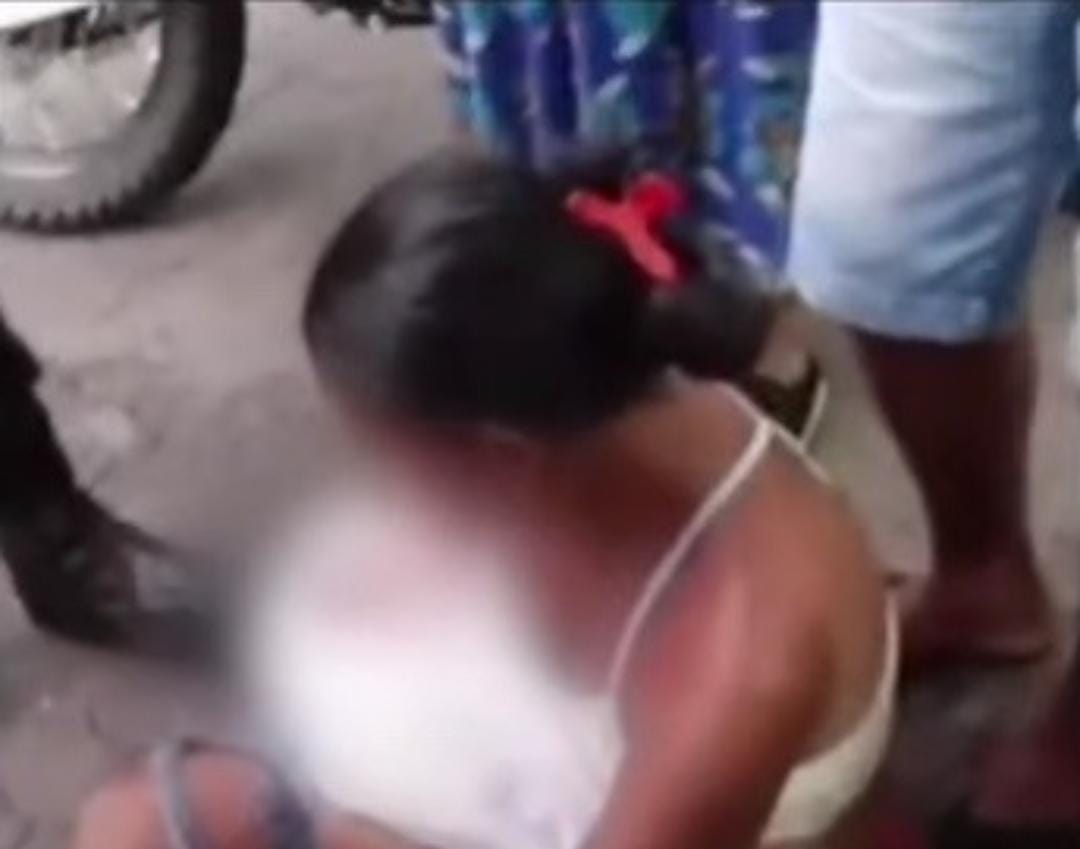 Grávida dá à luz em calçada após ser liberada de hospital