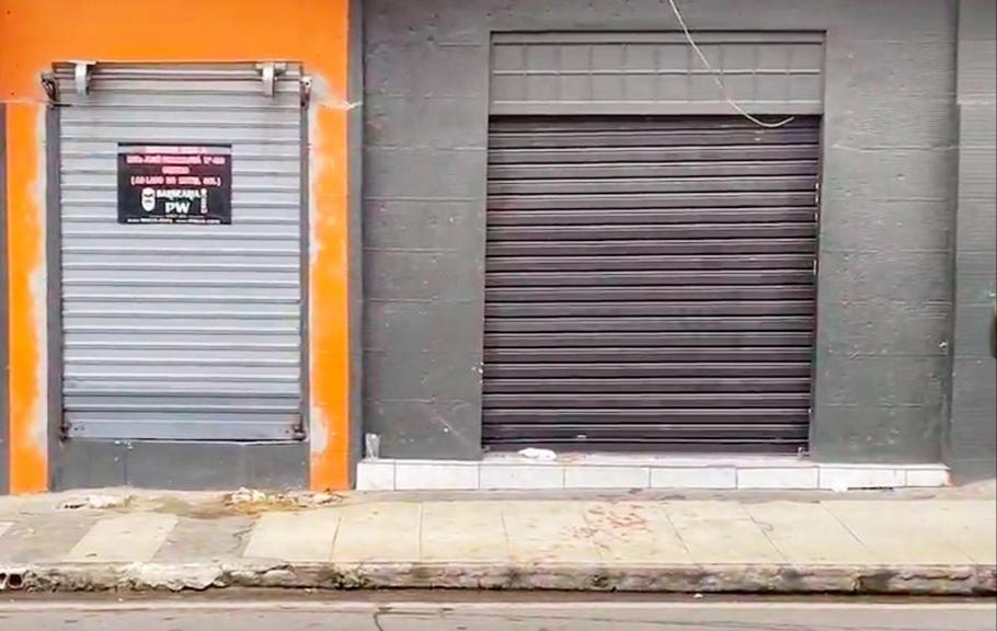 Morre jovem baleado com a irmã enquanto trabalhava no restaurante do pai em Manaus