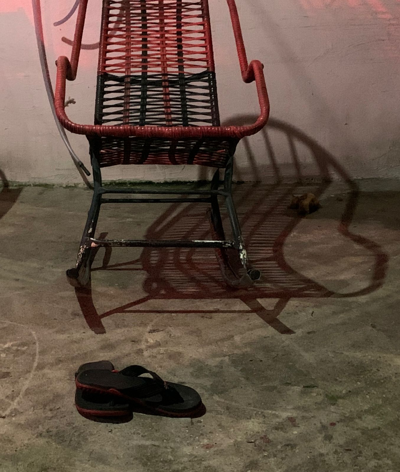 Homem morre após ser baleado na varanda de casa em Manaus