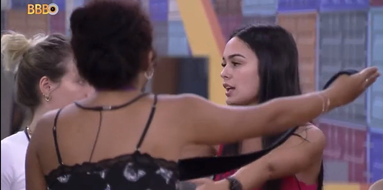 Larissa discute com Bruna Griphao e Paula após estratégia do Quarto Deserto ser exposto