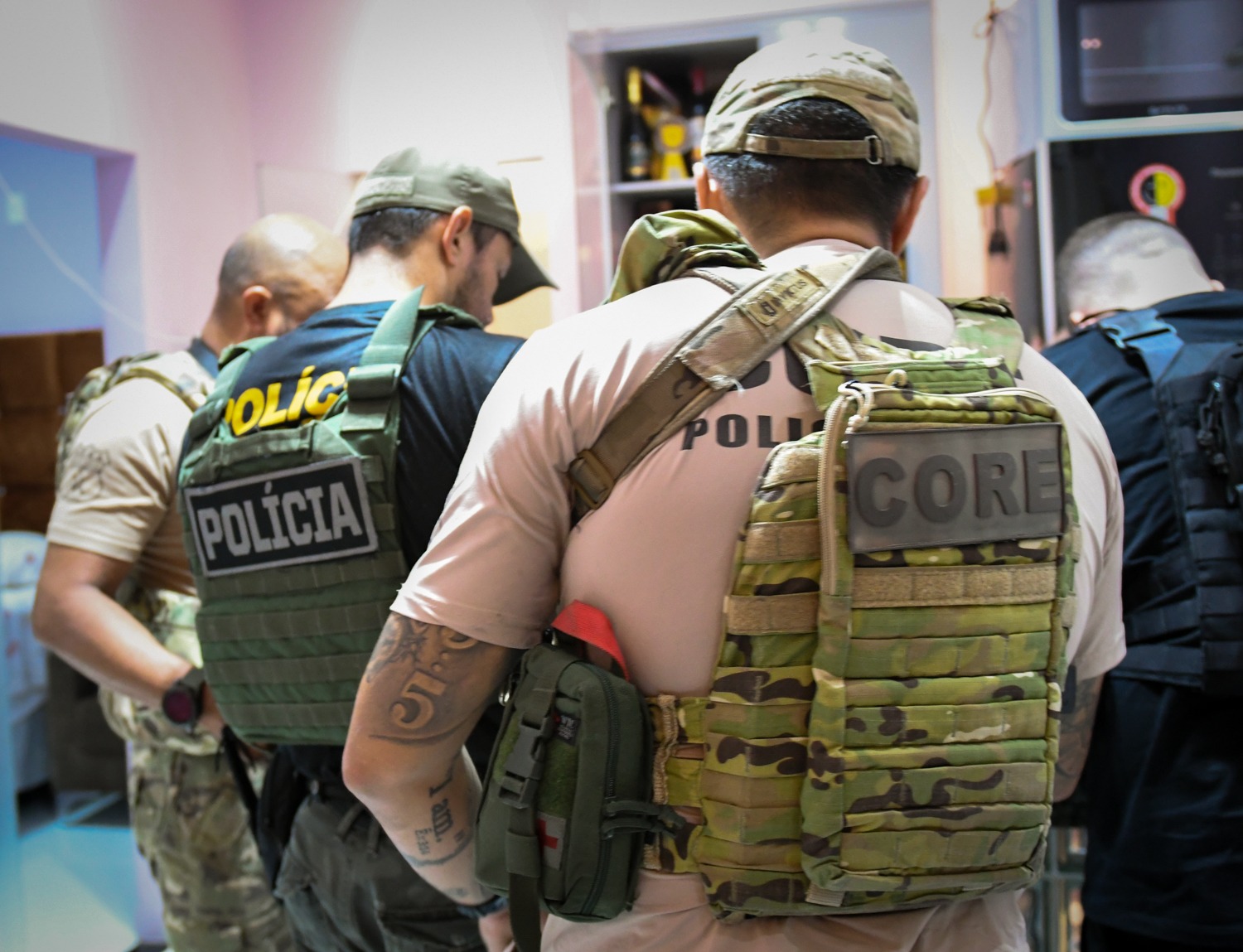 Motorista da Prefeitura de Manaus é preso após usar carro de secretaria em roubo de carga