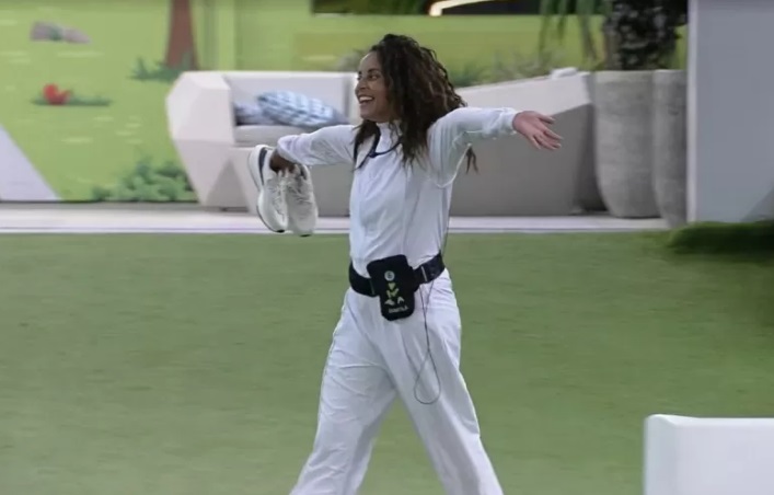 Domitila é liberada do quarto branco após mais de 35 horas; vídeo