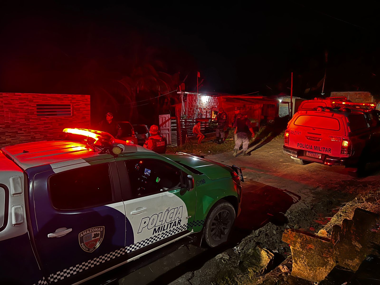 Homem é assassinado a facadas após discutir com esposa em Manaus