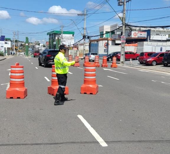 Passagem subterrânea é interditada por tempo indeterminado após acidente em Manaus