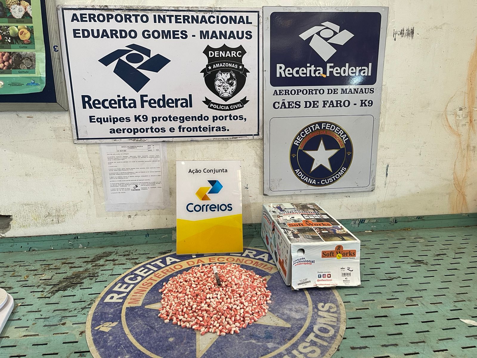 Mais de 3 mil comprimidos de ecstasy são encontrados em encomenda dos Correios em Manaus