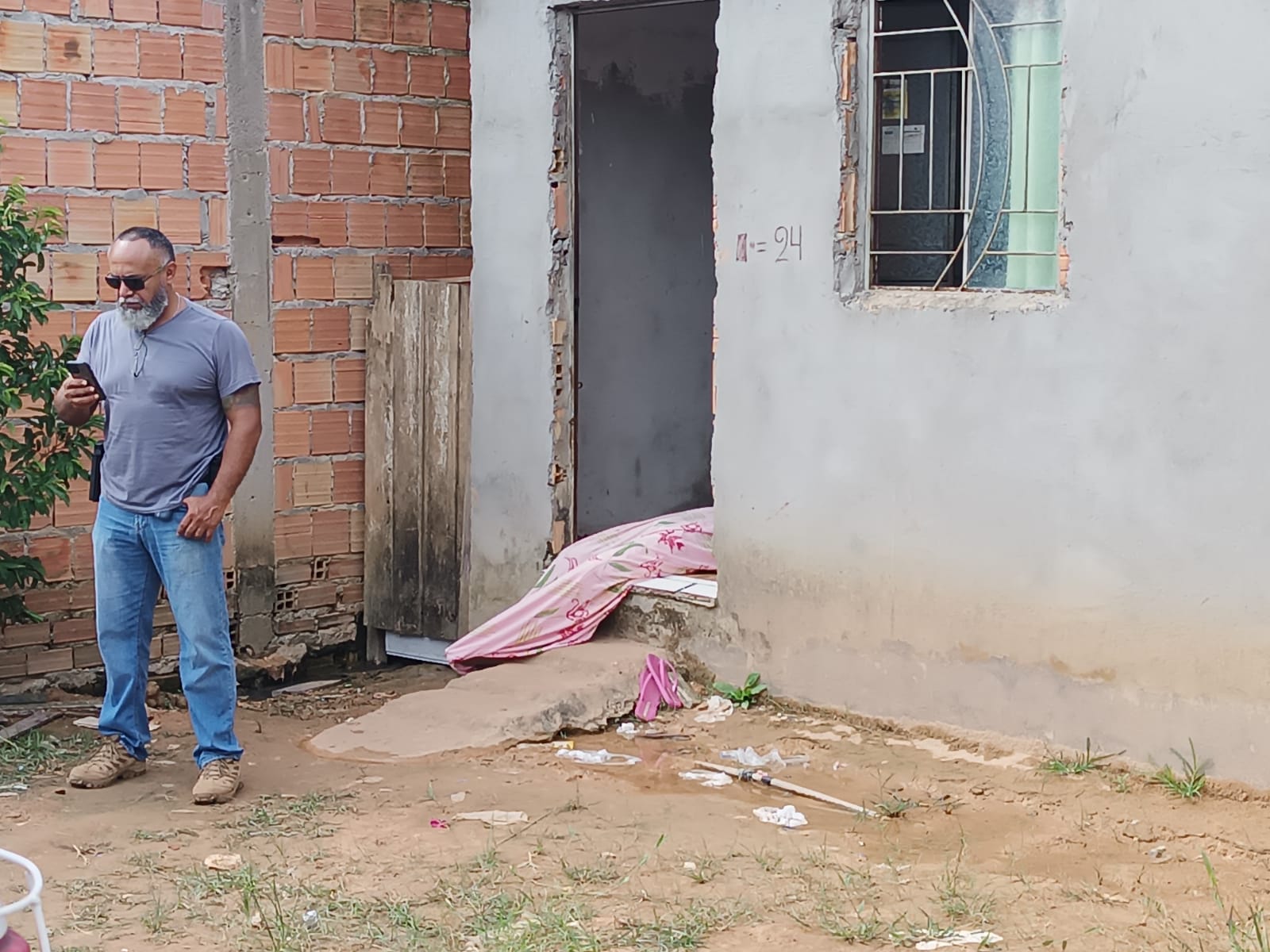 Sogro encontra genro caído em rua no Amazonas e leva para casa sem saber que estava morto