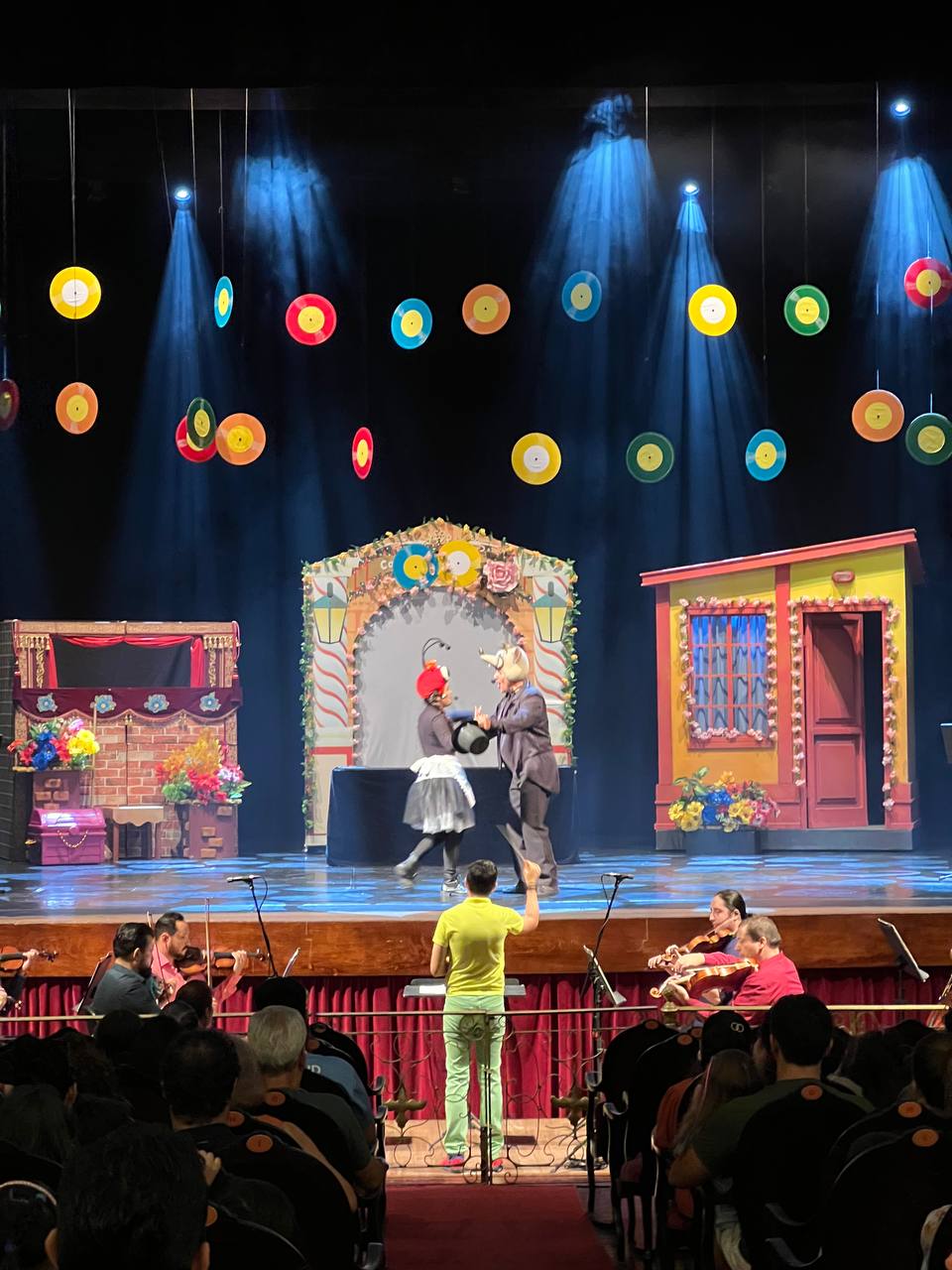 Espetáculo infantil 'Disquinhos' encerra neste domingo no Teatro Amazonas