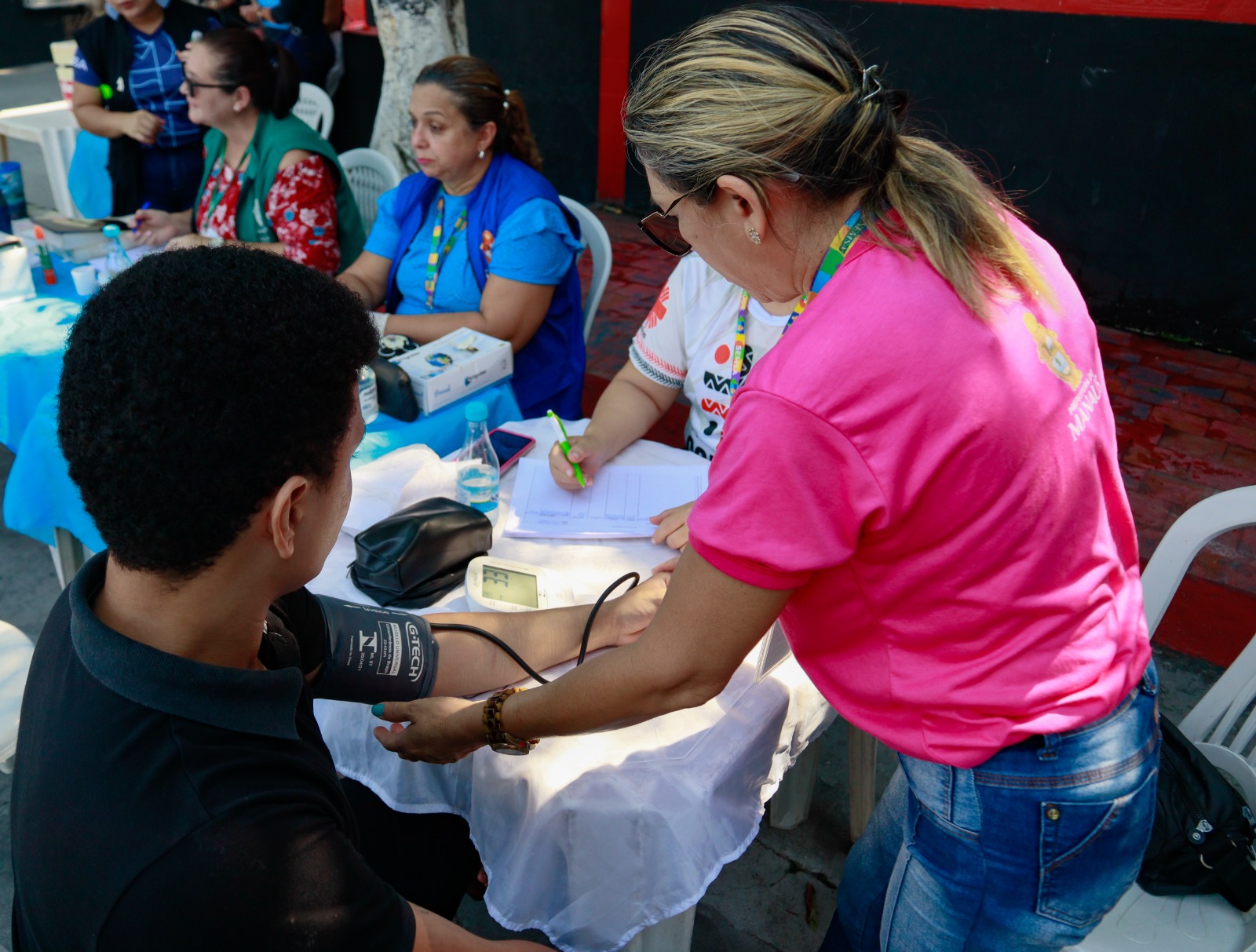 ‘Noite do Encanto’: moradores de rua dia terão dia de cuidados e ceia natalina em Manaus
