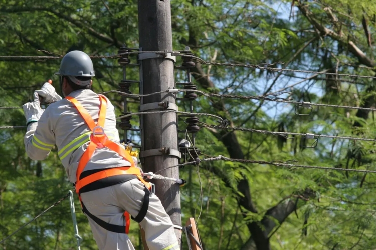 Saiba quais bairros ficam sem energia nesta segunda-feira em Manaus