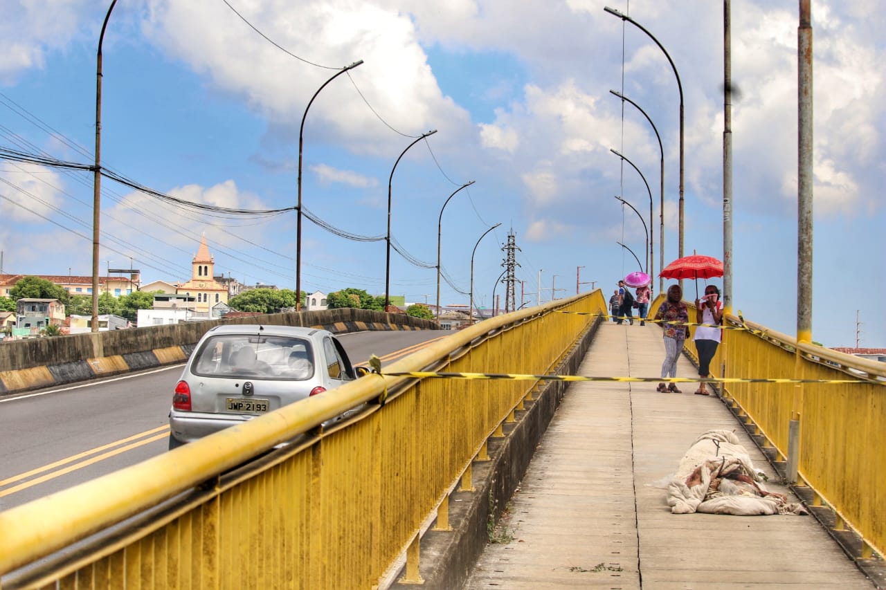 Enrolado em manta de colchão, segundo corpo é achado em menos de 3h em Manaus