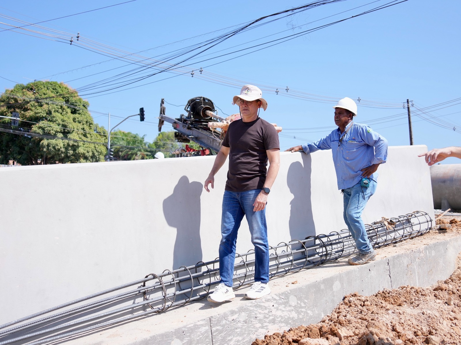Obra de construção de viaduto na Av. das Torres avança e chega a 45% de conclusão