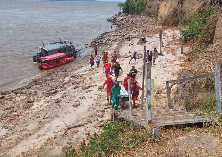 Corpo de professor que morreu afogado após salvar crianças é encontrado no Amazonas