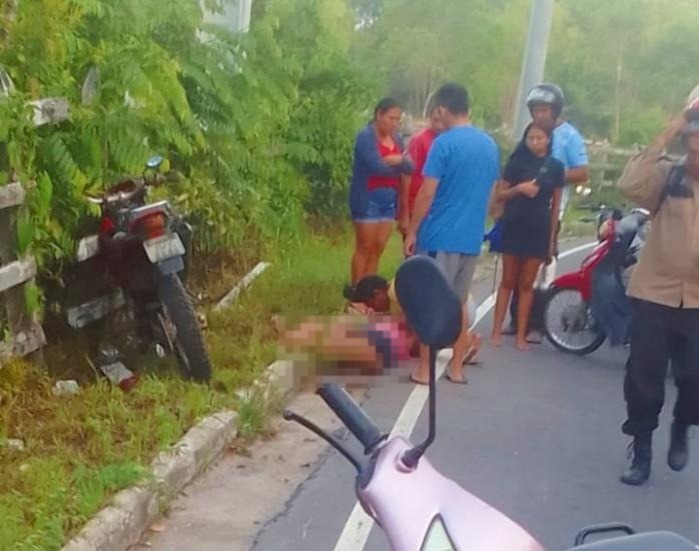 Mulher fica ferida ao bater motocicleta contra cerca em acidente no Amazonas