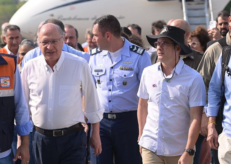 Prefeito de Manaus e vice-presidente se reúnem para tratar sobre efeitos da seca histórica