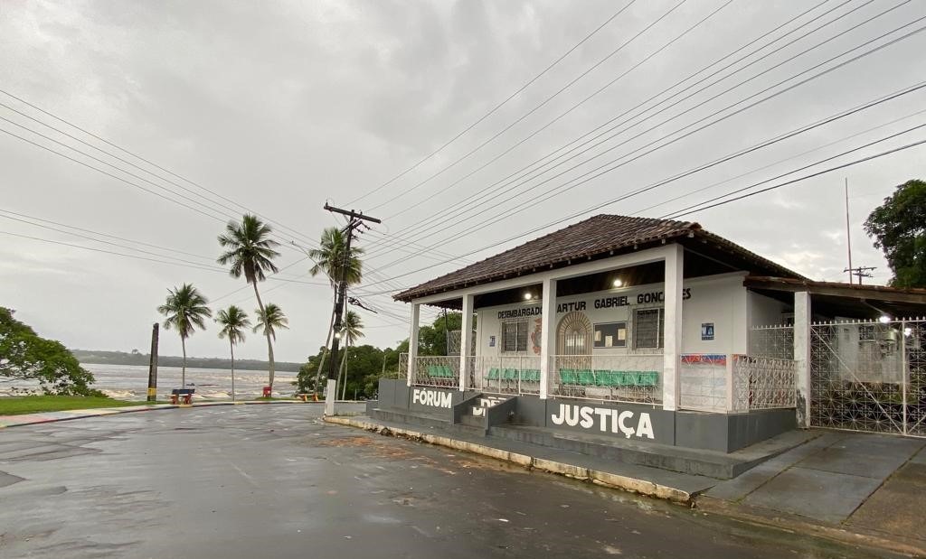 Justiça do Amazonas obriga município a fornecer água potável à população