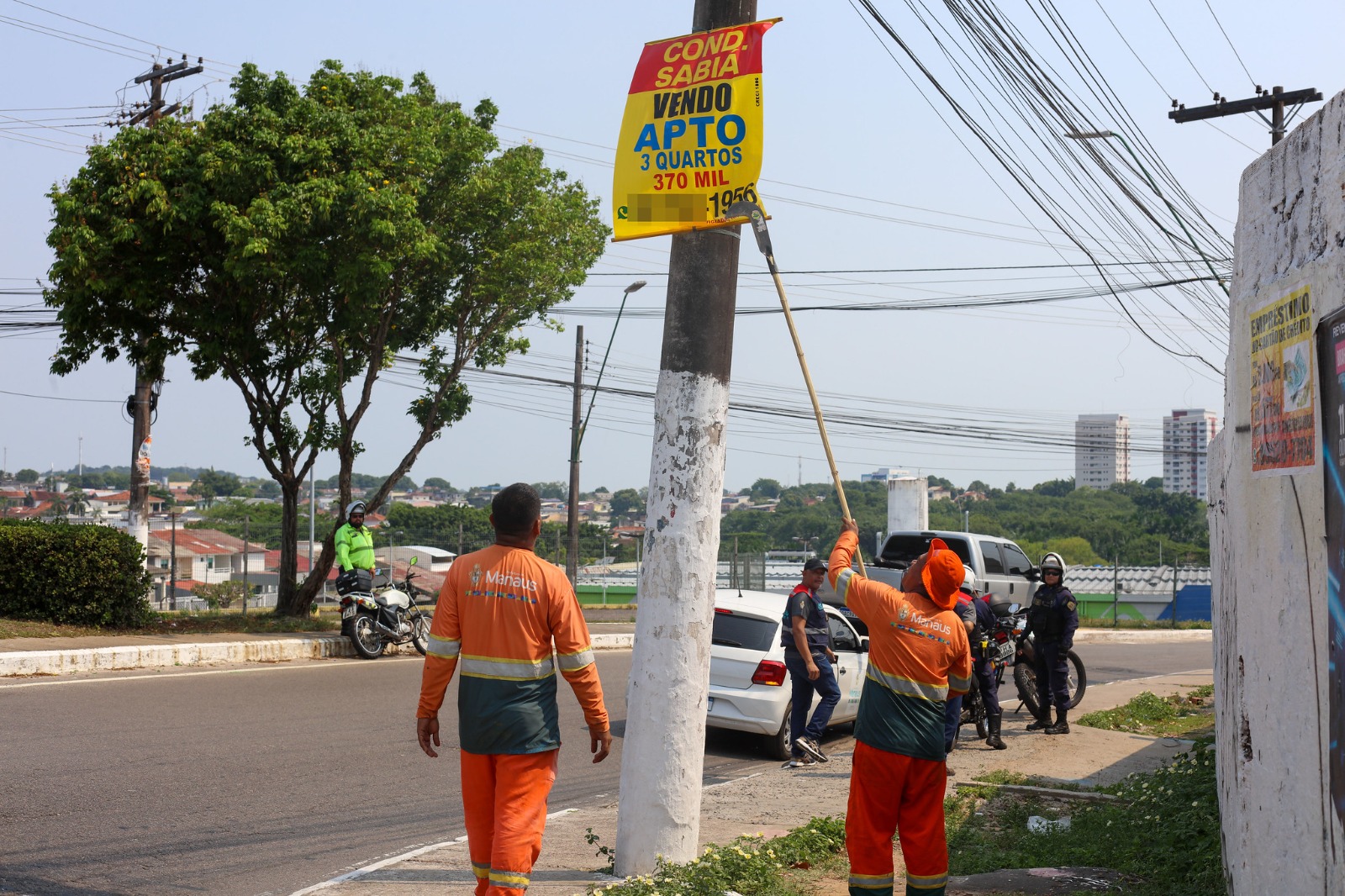 Manaus faz operação para combater poluição visual