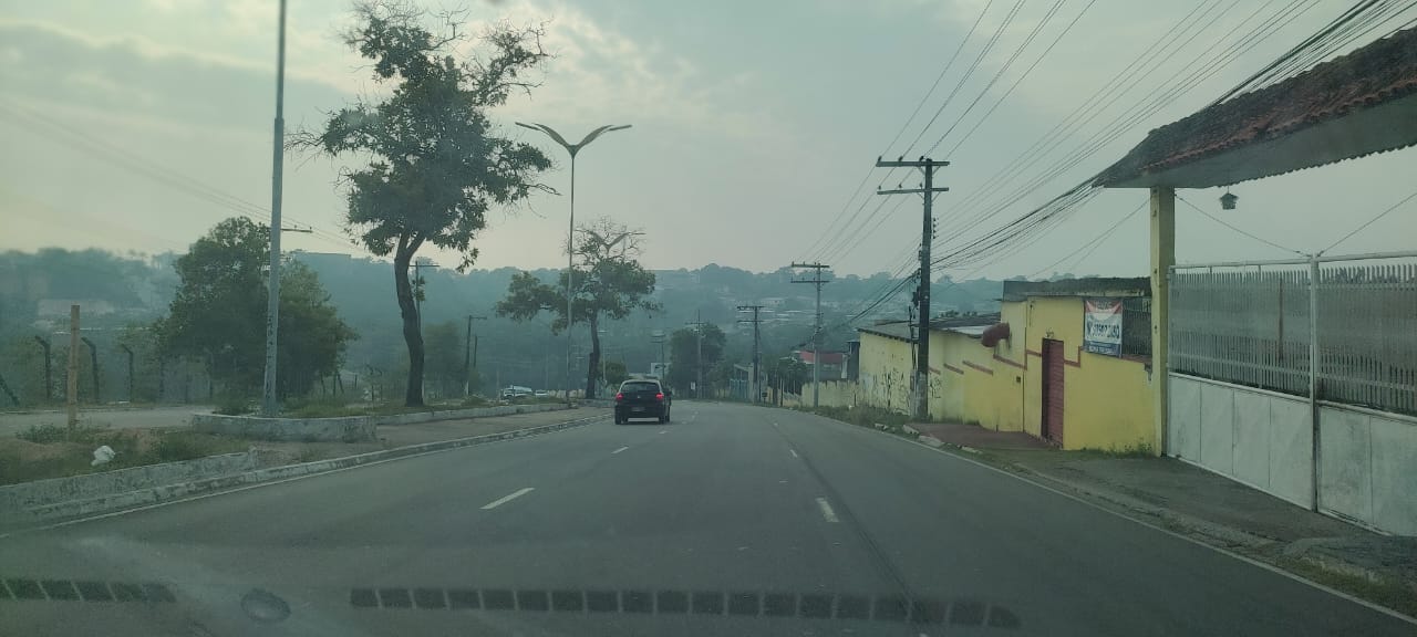 Manaus amanhece coberta de fumaça neste sábado