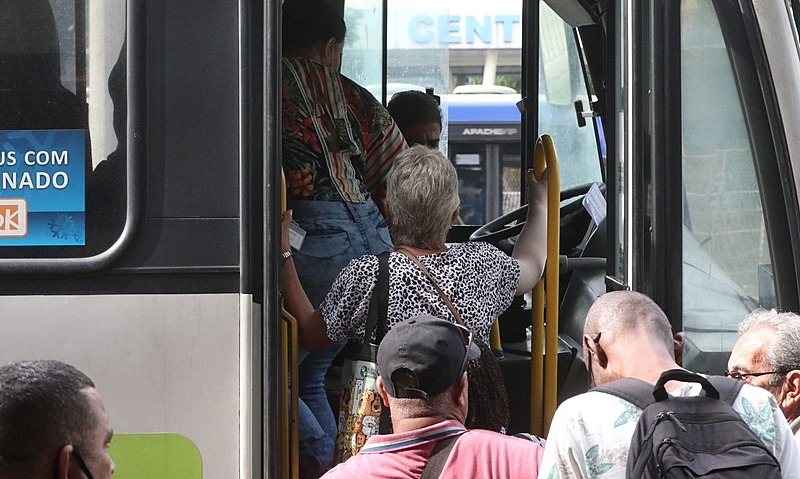 Veto a desoneração da folha de pagamentos deve aumentar tarifa do transporte público, diz NTU