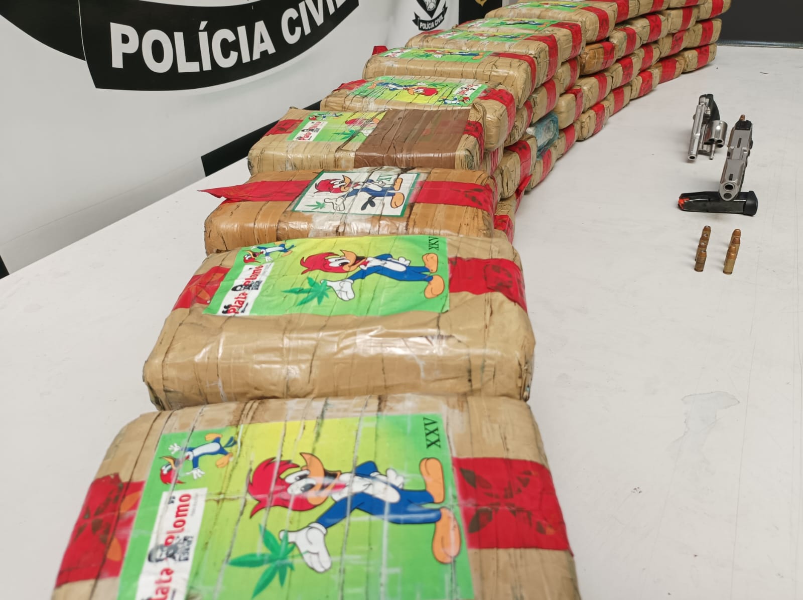 Com drogas personalizadas e armas, homem é preso por tráfico pela 2ª vez em Manaus