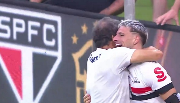 São Paulo é campeão da SuperCopa após vencer Palmeiras nos pênaltis