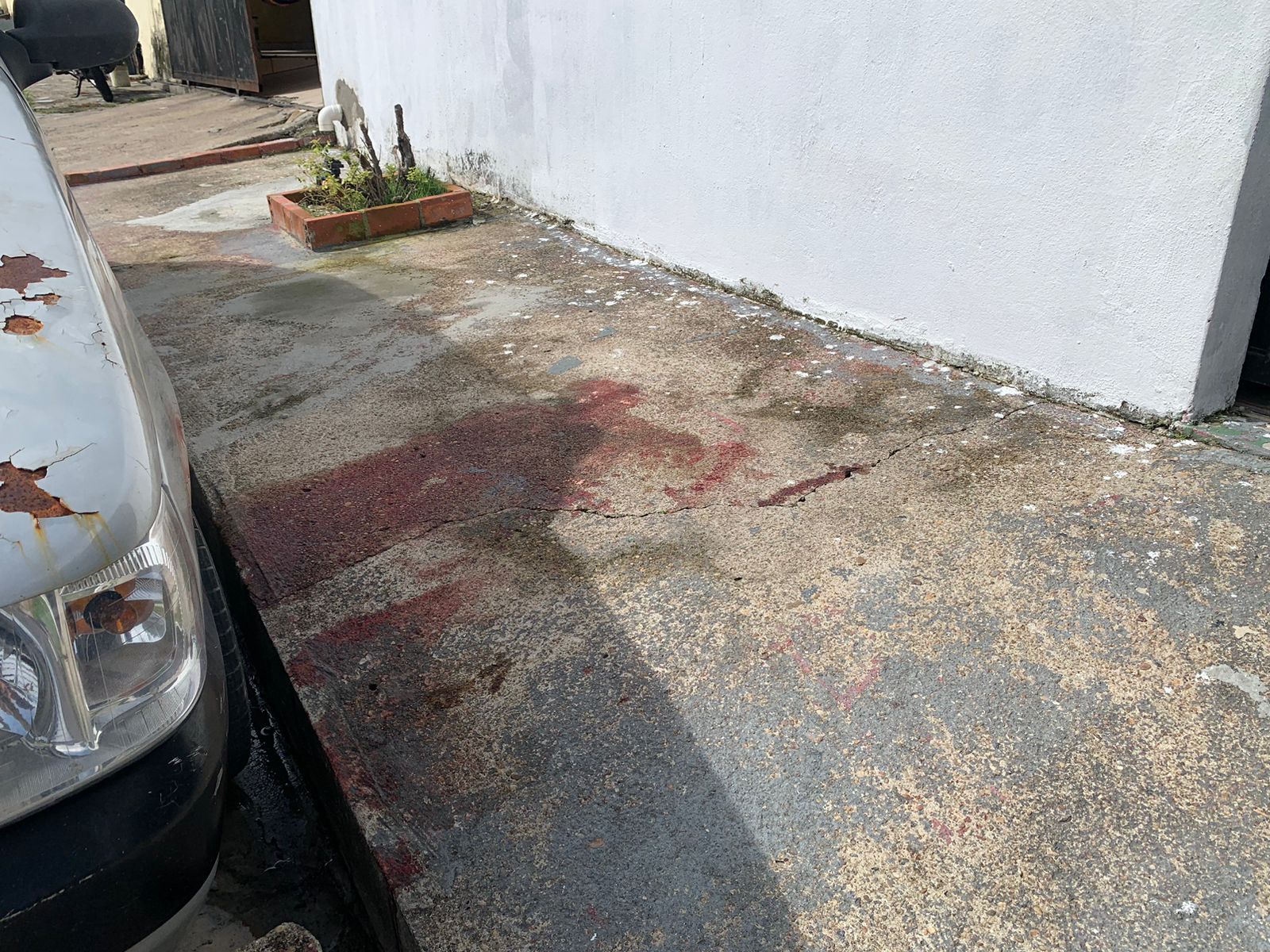 Baleada seis vezes, mulher correu pela rua pedindo socorro a vizinhos em Manaus