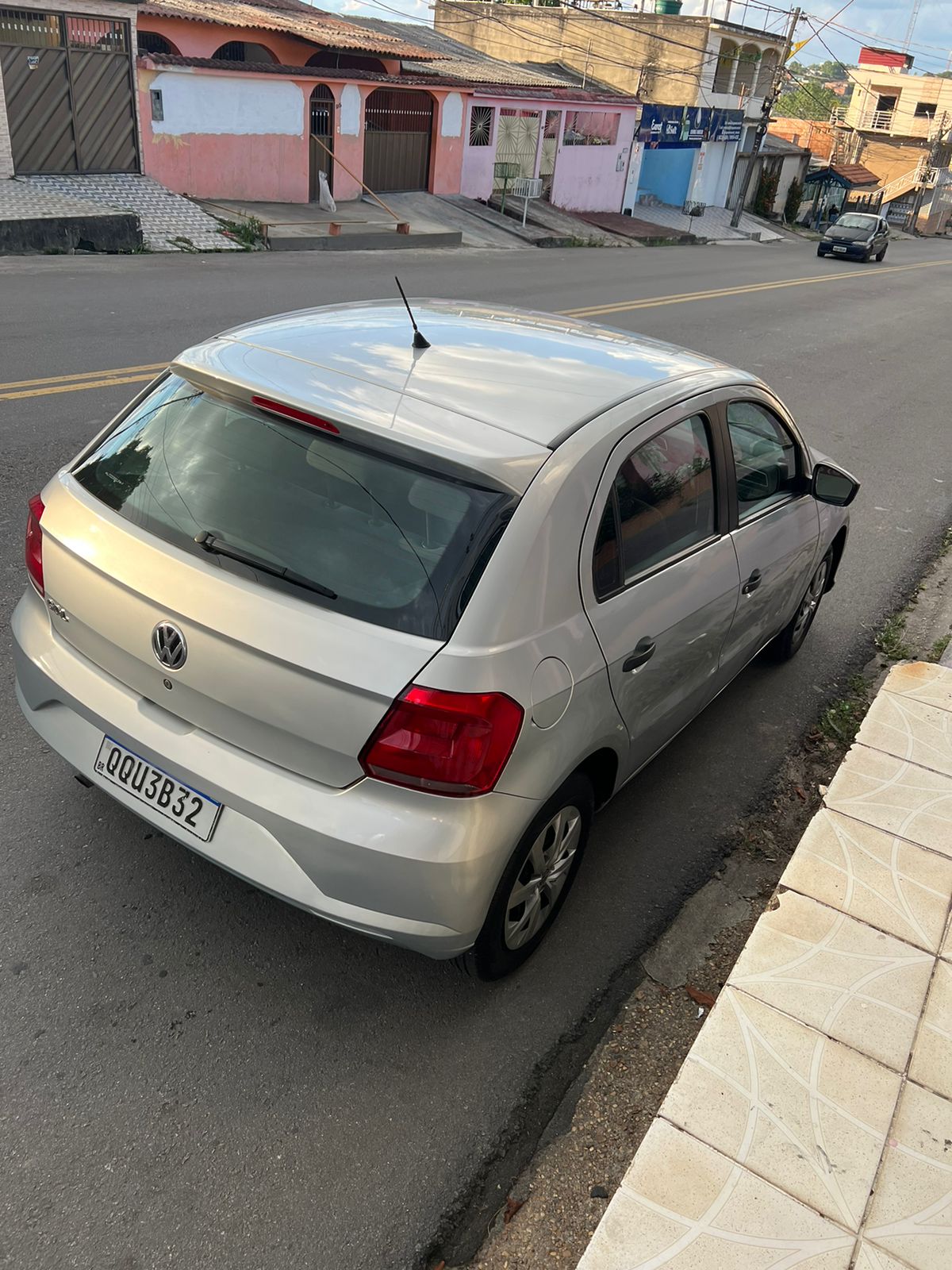 Casal é rendido por grupo armado e tem carro levado durante assalto em Manaus