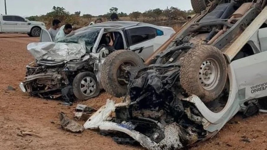 Acidente com carro de secretaria do governo deixa mulher morta e três feridos