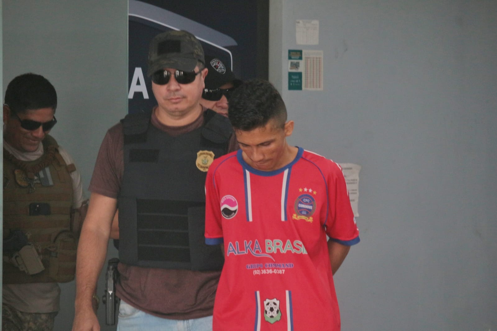 Suspeito de matar esposa no Puraquequara diz que mulher atirou no próprio rosto