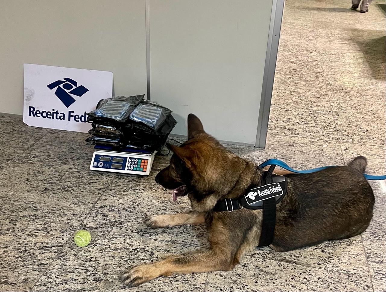 Drogas são encontradas em espelho do Aeroporto Internacional Eduardo Gomes 