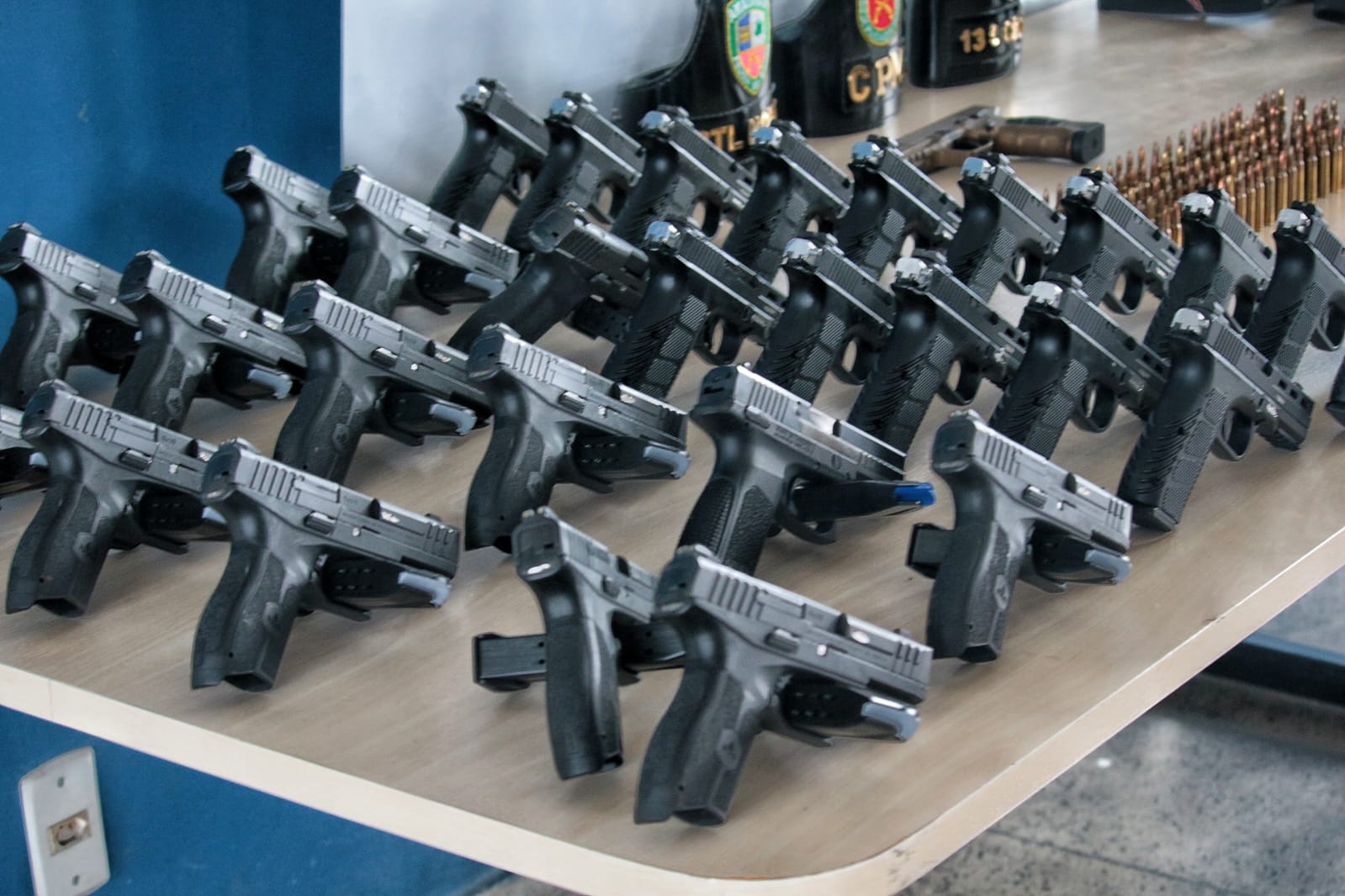 Mulher estava sendo torturada em casa onde arsenal foi encontrado em Manaus