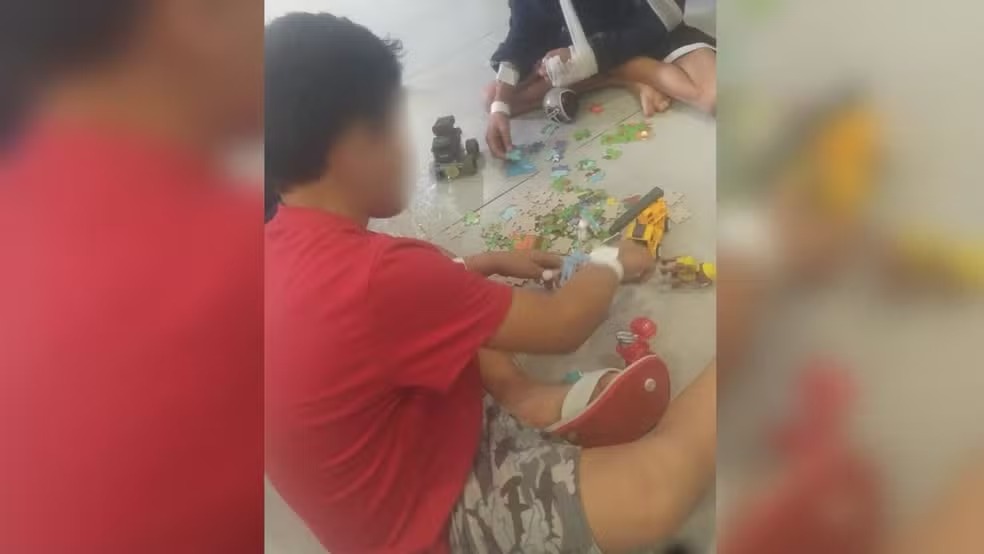 Família faz campanha para custear tratamento de menino que teve pênis decepado pelo padrasto