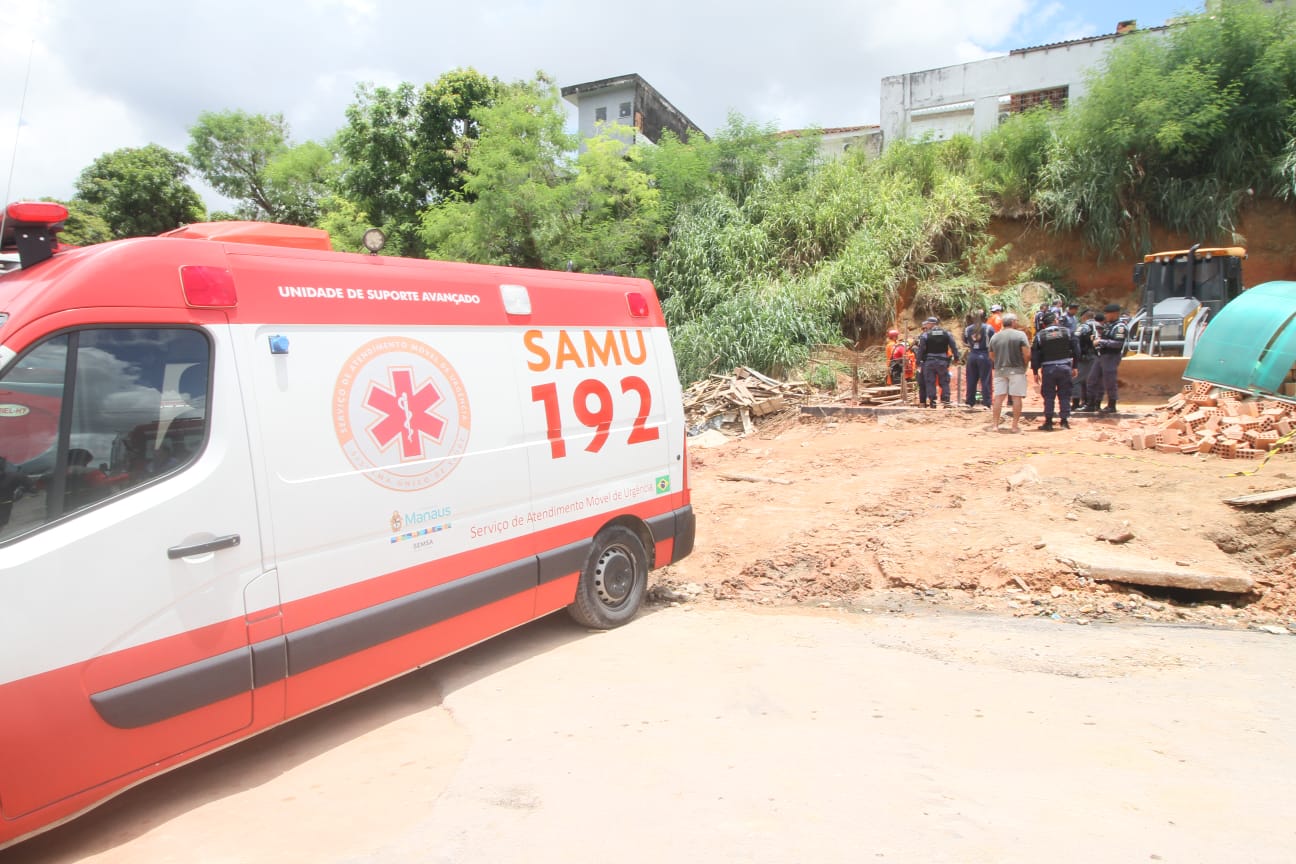 Morador teme outros acidentes em local onde trabalhadores foram soterrados