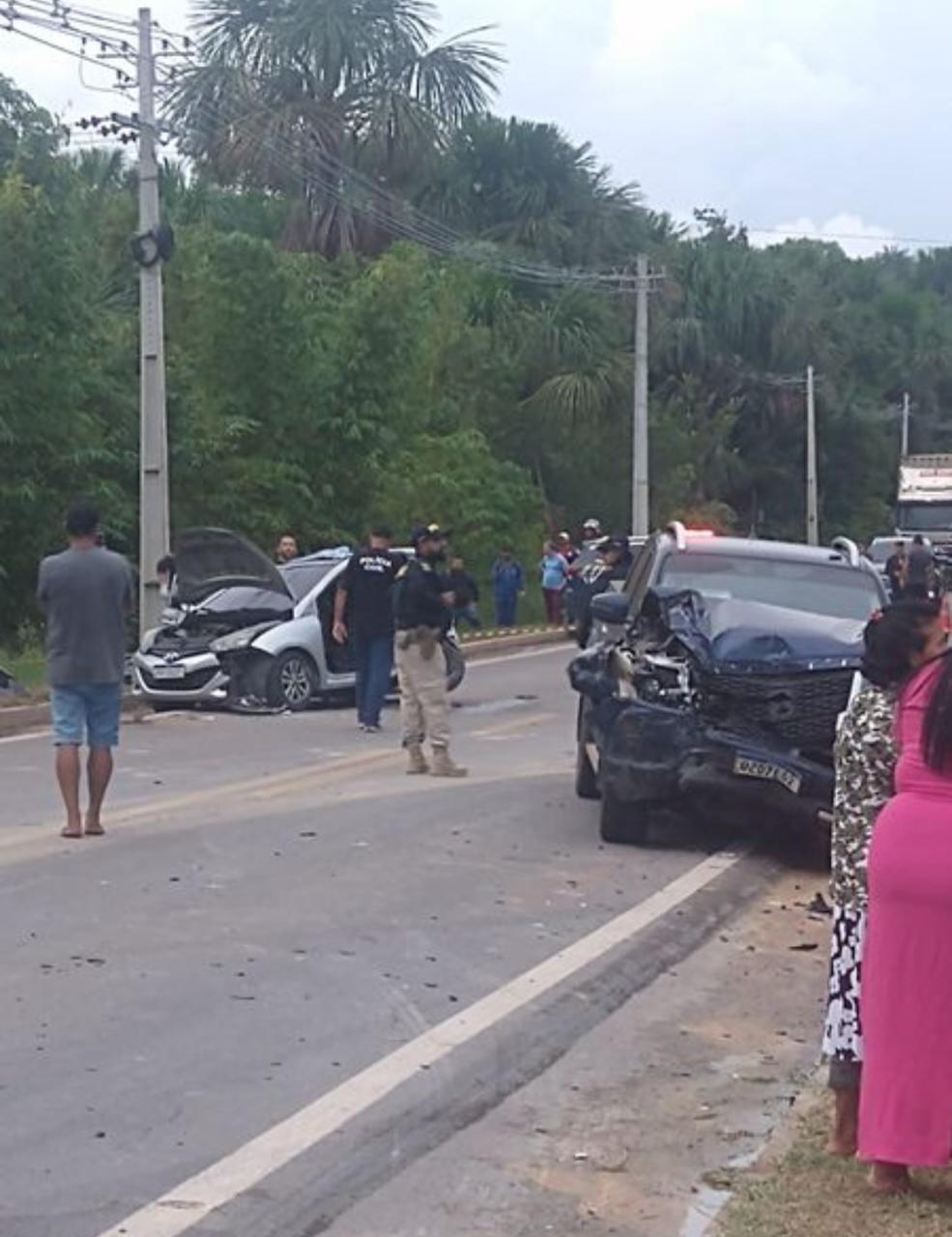 Acidente grave entre carros deixa uma pessoa morta na BR-174