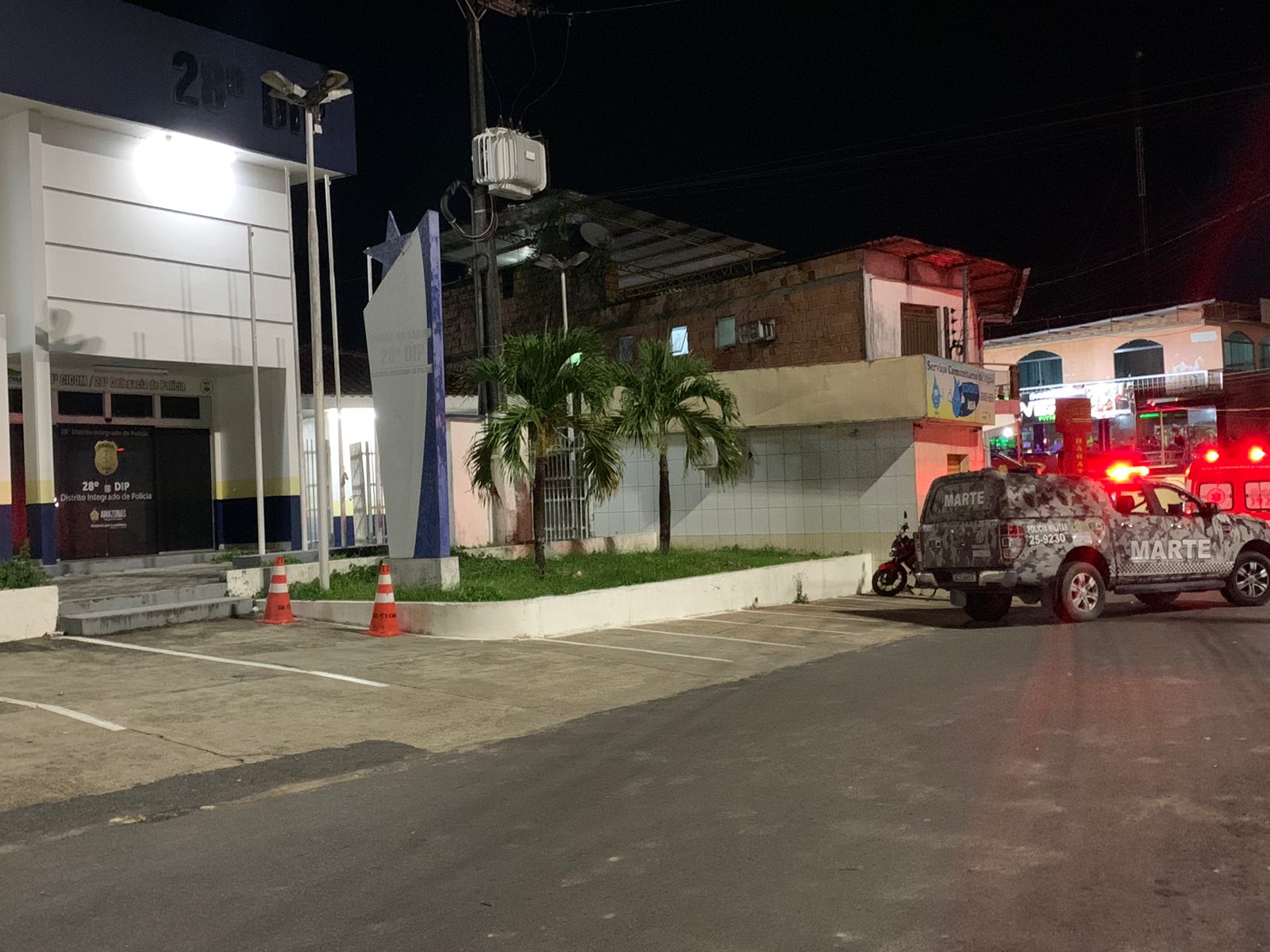 Artefato explosivo é deixado em frente a delegacia no Colônia Antônio Aleixo