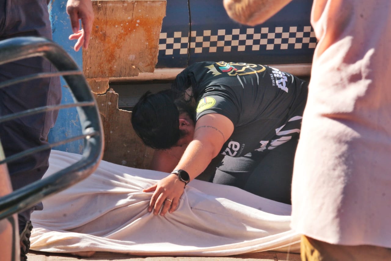 Jovem morre e irmão fica ferido em acidente ao saírem para visitar mãe em hospital em Manaus