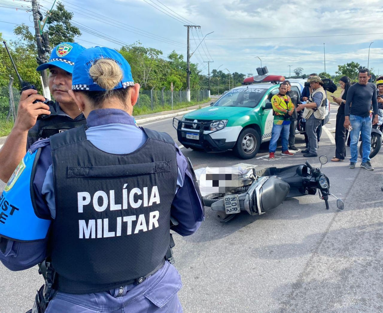 Motociclista que morreu ao tentar ultrapassar carro na Av. Torquato Tapajós é identificado