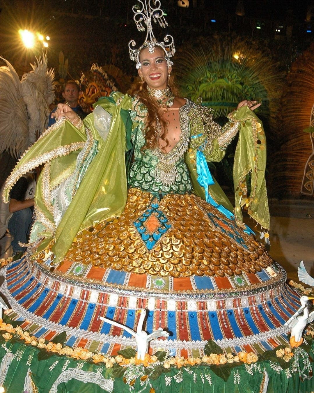 Paulo Rojas prepara exposição de figurinos icônicos do Festival Folclórico de Parintins