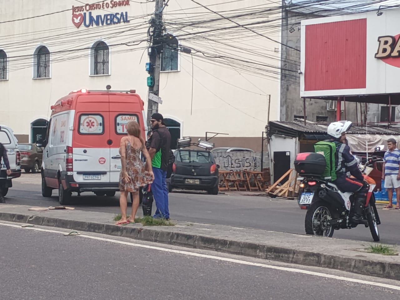 Homem se assusta com cachorro e é atropelado na Avenida Cosme Ferreira