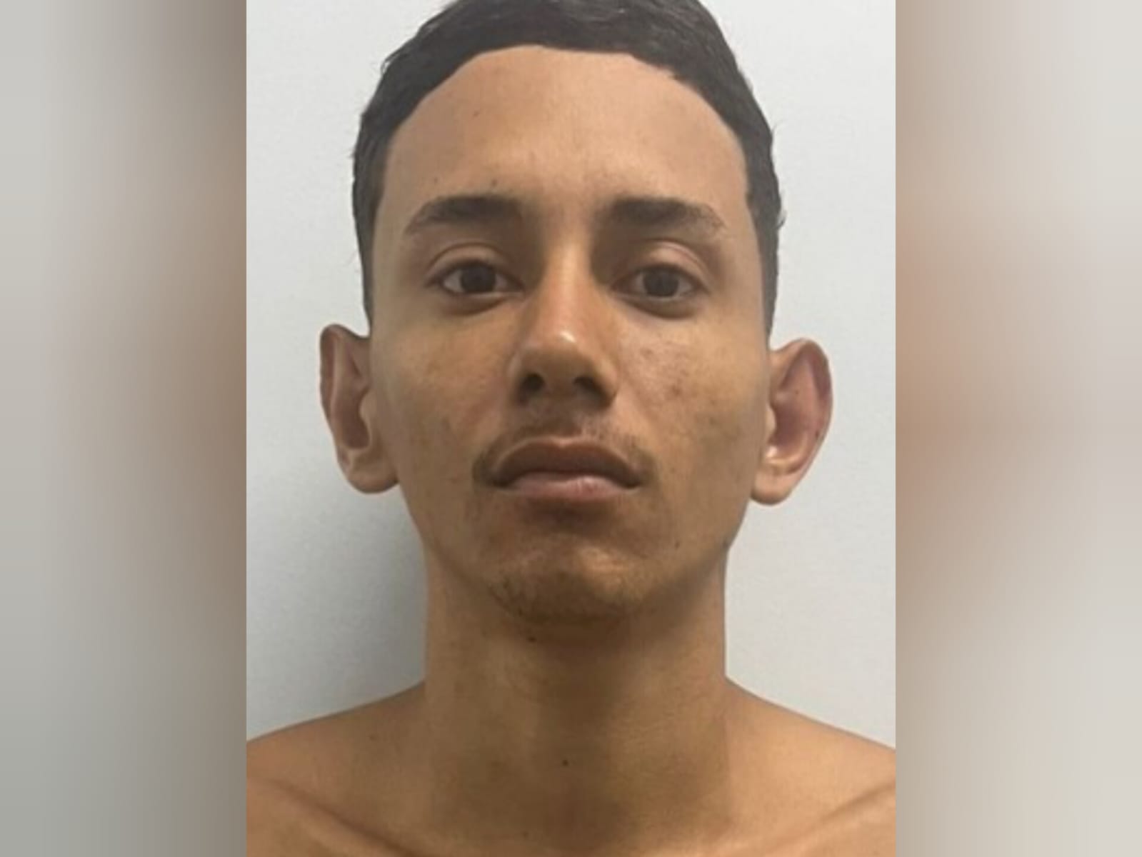 Preso segundo suspeito de roubar mercadinho na Compensa; 2 estão foragidos