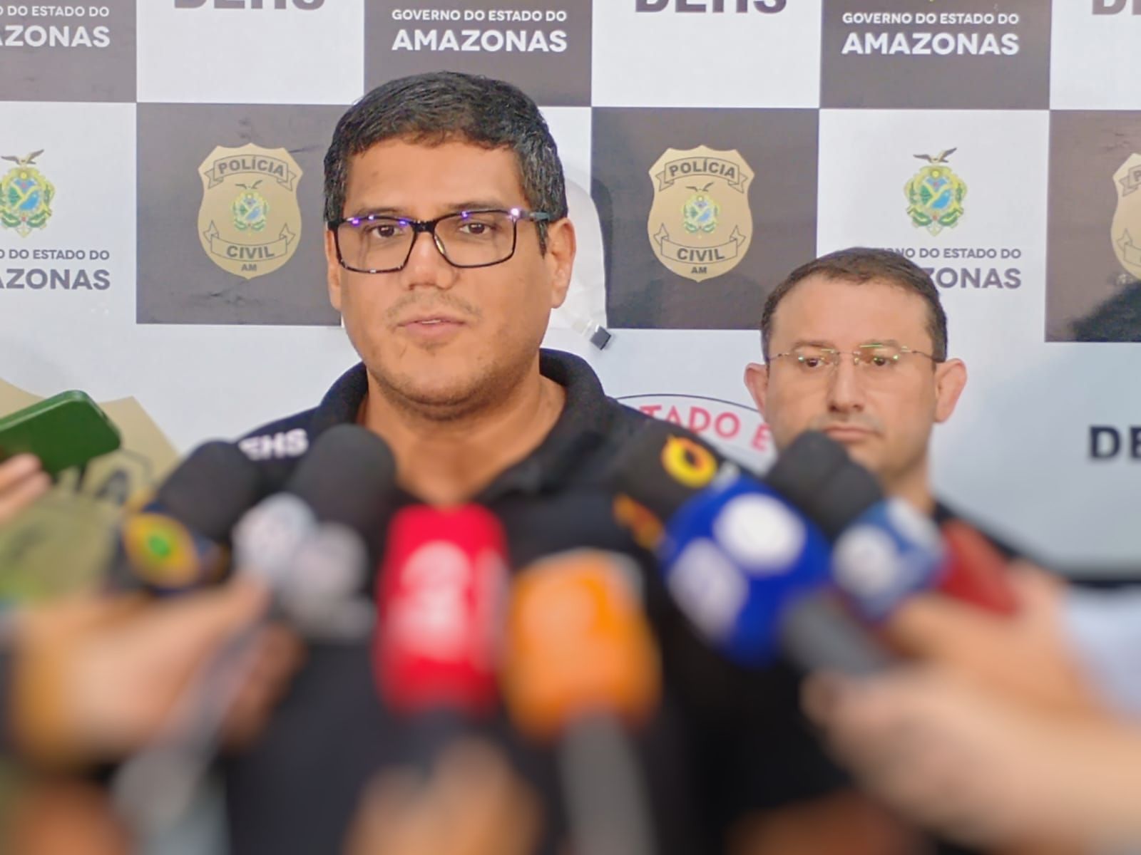 Dupla é presa suspeita de matar aluno na frente de academia no Novo Aleixo