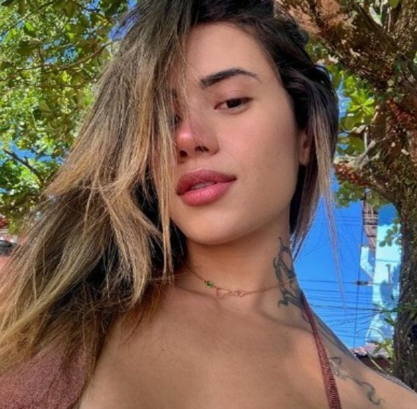 Miss bumbum revela contrato de sex0 'obrigatório' com namorado: '5x na semana'