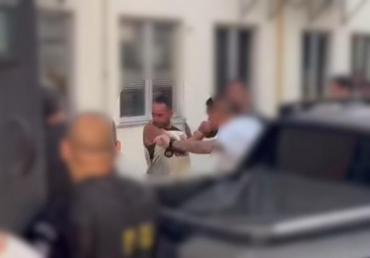 Crime bárbaro: Criança encontrada morta em lixeira levou 35 facadas; suspeito é preso