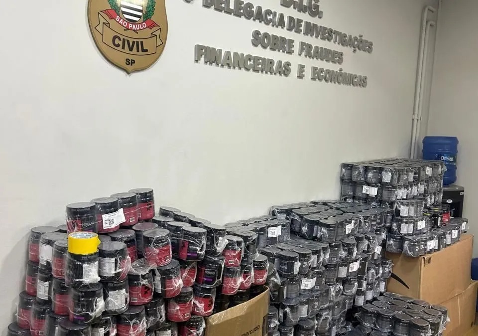 Polícia desarticula grupo criminoso que adulterava validade de suplementos 