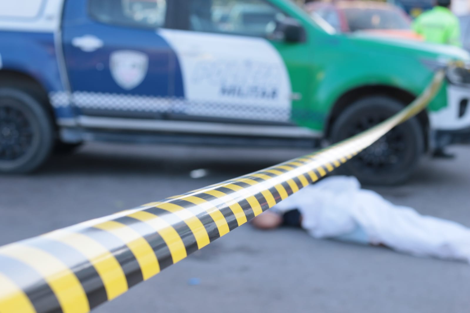 Motociclista sem capacete e CNH morre ao colidir com carro na Av. Cosme Ferreira